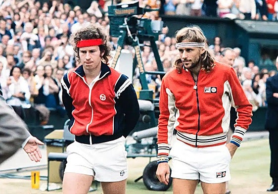 Los tenistas John McEnroe (izquierda) y Björn Borg en la final del torneo de Wimbledon de 1980.