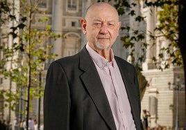 El escritor Juan Eslava Galán.