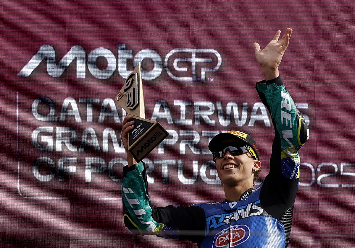 Diogo Moreira celebra su victoria en el GP de Portugal.