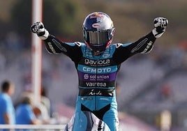 Máximo Quiles celebra su victoria en el GP de Portugal.