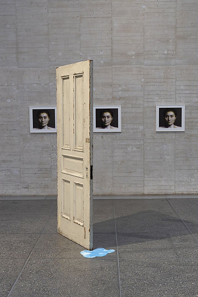 'Puertas' y 'Charcos del cielo', en una de las salas del Musac.