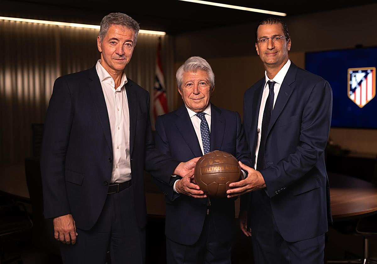 Miguel Ángel Gil Marín, Enrique Cerezo y Robert Givone, socio de Apollo.