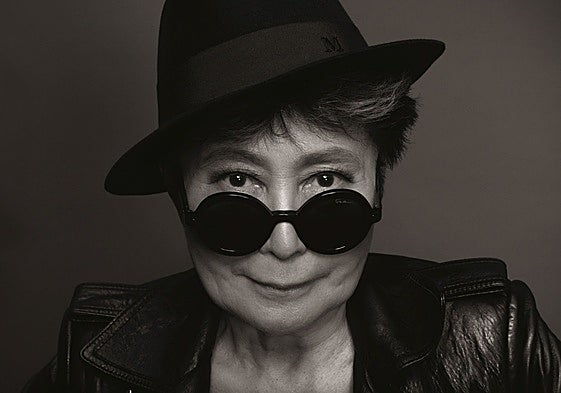 Yoko Ono en un icónica imagen de 2012.