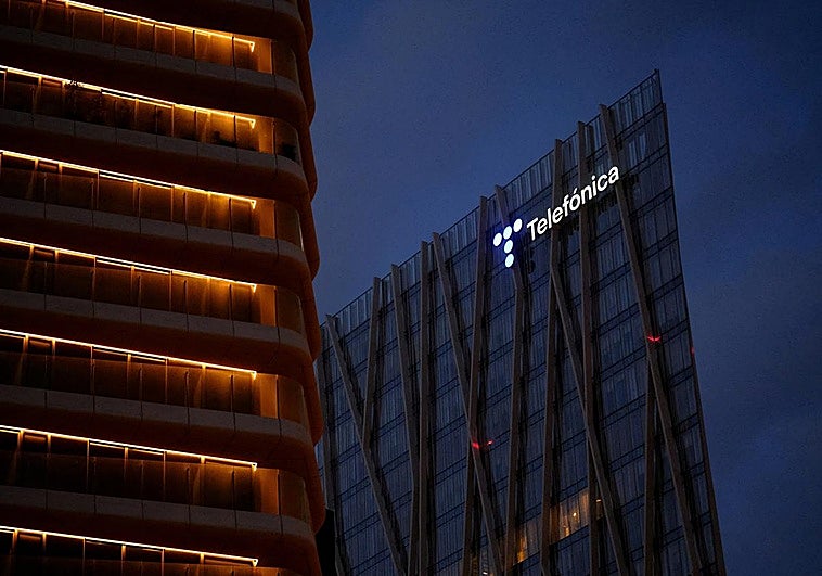 Telefónica convoca a los sindicatos el 17 de noviembre para avanzarles el impacto laboral del nuevo plan