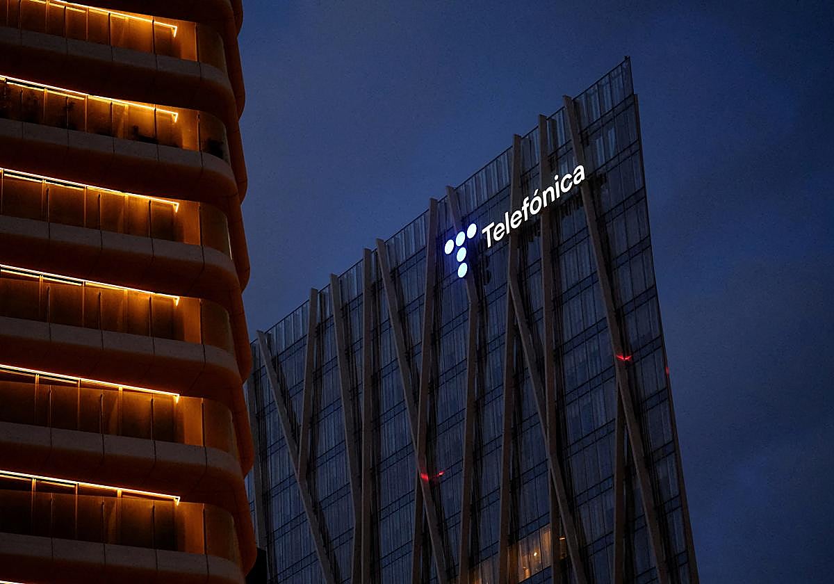 Telefónica 17 Kasım'da sendikaları yeni planın işgücüne etkisi konusunda bilgilendirmeye çağırıyor