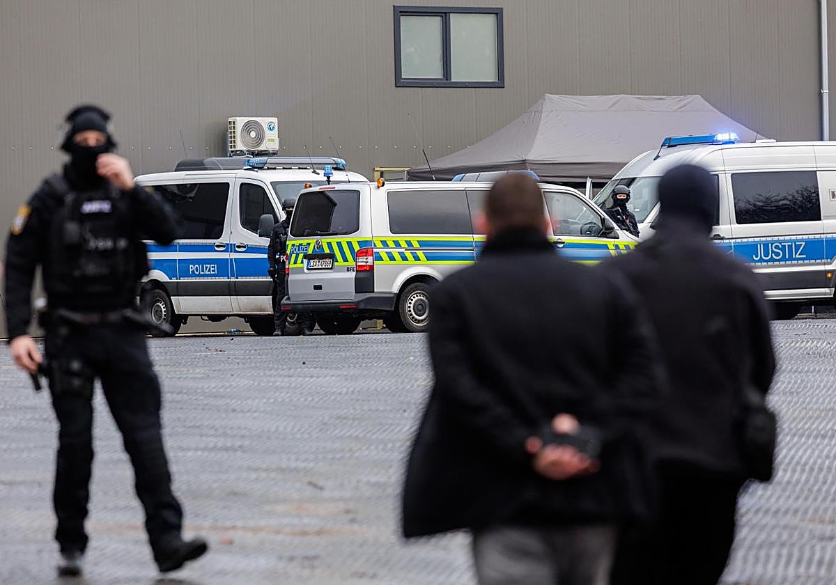 Patrullas policiales en una calle de Alemania.