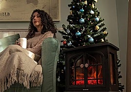 Estas chimeneas y estufas eléctricas no solo calientan, ¡también decoran!
