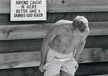 Steve McQueen, al desnudo: evasión y desinhibición del actor más 'cool'