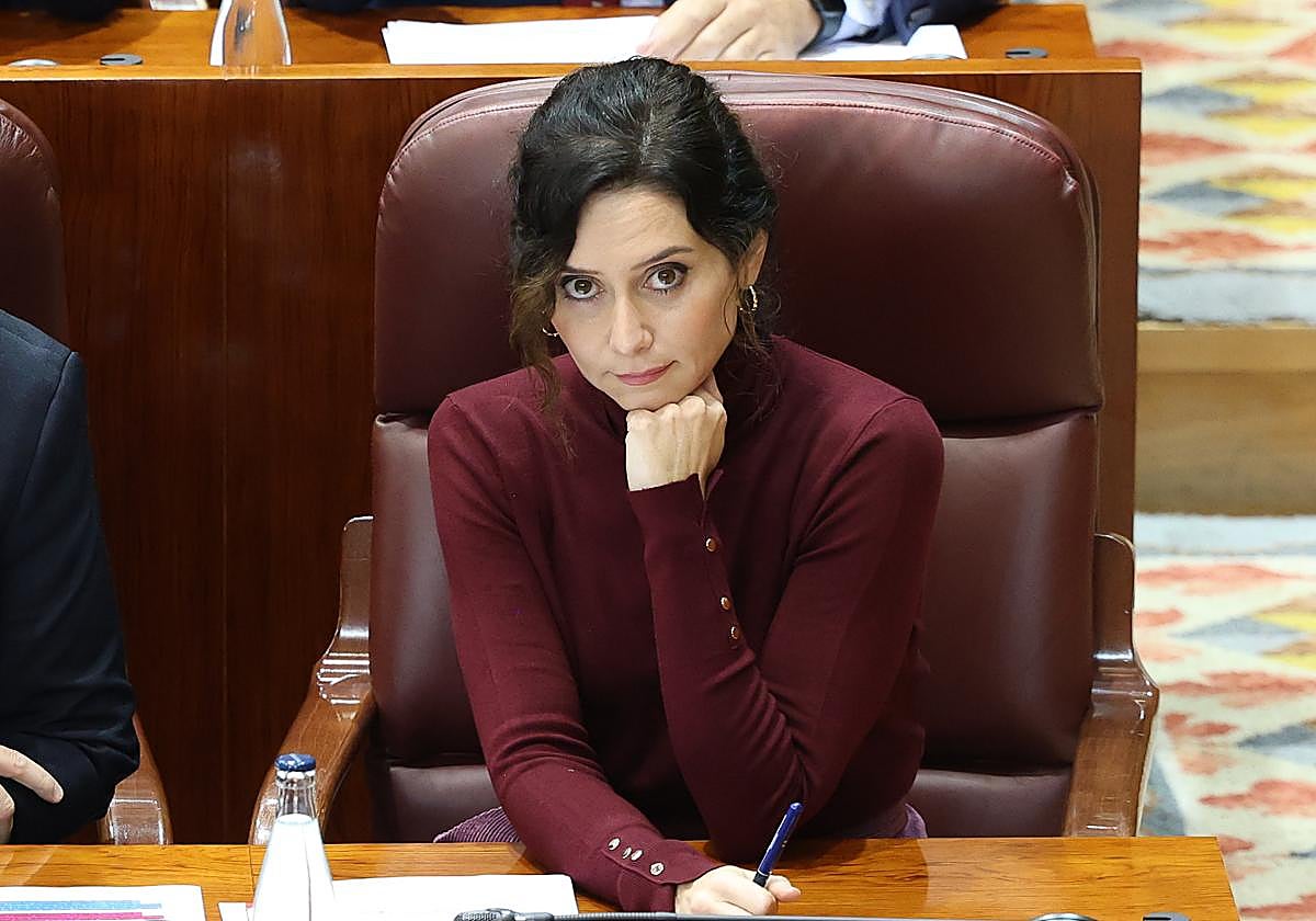 Isabel Díaz Ayuso, durante la sesión de este jueves en la Asamblea de Madrid.