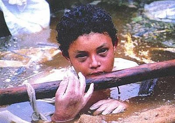 Omaira Sánchez, la niña de 13 años, se convirtió en símbolo de los 25.000 fallecidos.