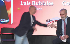 Momento de la agresión a Rubiales.