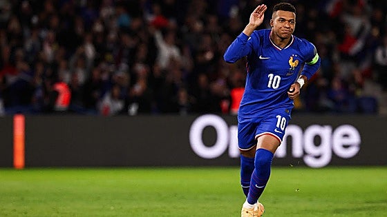 Kylian Mbappé se pone a 400, pero se lesiona