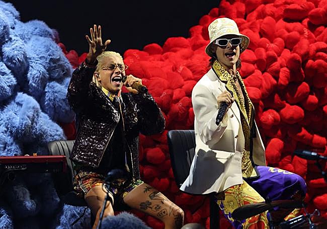 Ca7riel y Paco Amoroso, durante su actuación.