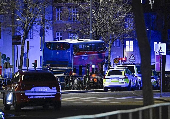 El autobús en el lugar del incidente.