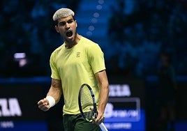 Carlos Alcaraz celebra la victoria ante Auger-Aliassime.