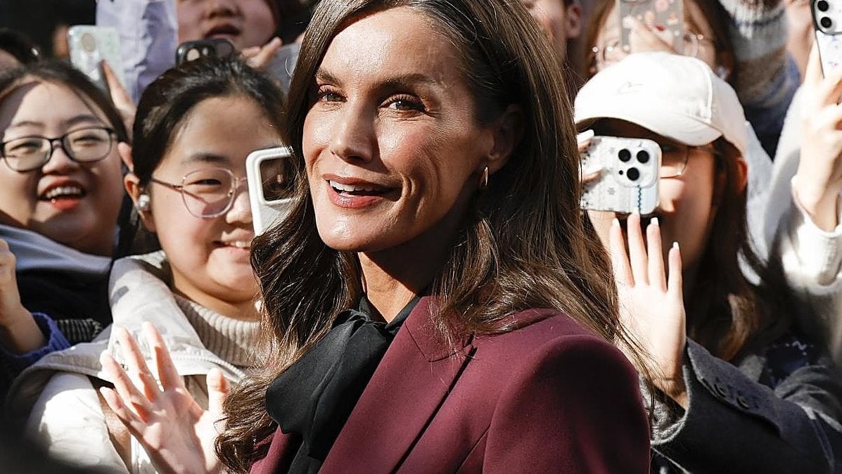 Así arrasó Letizia en China: un saludo viral, química con la primera dama y aclamada por sus miles de fans