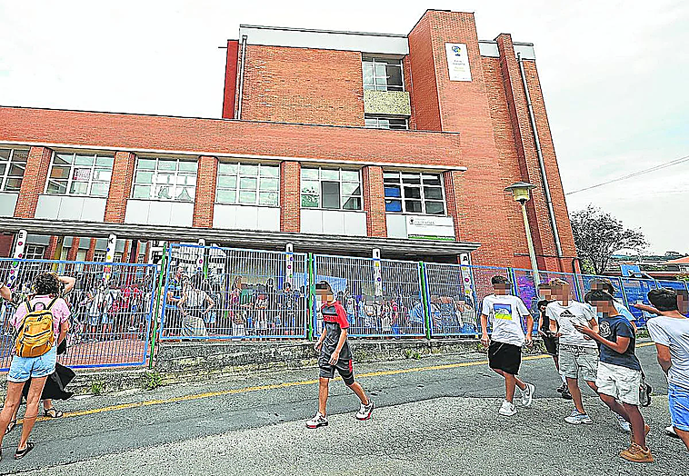 La Fiscalía de Menores investiga el «acoso» de 50 alumnos a una profesora en Vizcaya