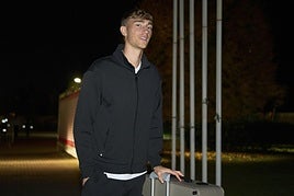 Huijsen ha sido desconvocado y regresa a Madrid.