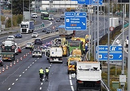 Accidente múltiple ocurrido en la A6, este lunes.