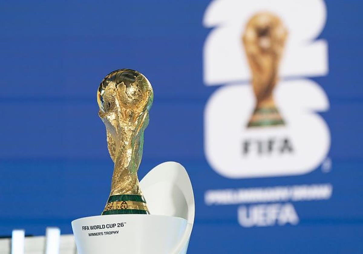 El trofeo de la Copa del Mundo de Estados Unidos, México y Canadá.