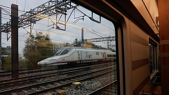 Primeros gastos para subir la velocidad de los AVE a 350 km/h: 2,3 millones por dos estudios