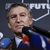 Alberto Núñez Feijóo a la salida de su acto en Madrid.