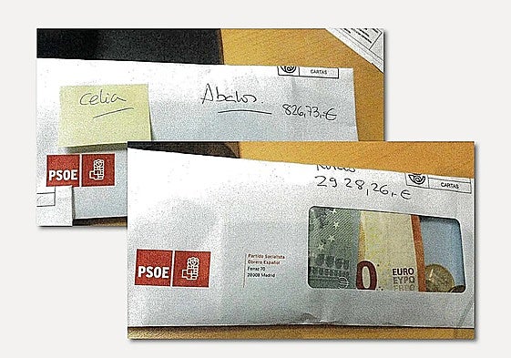 Sobres con el emblema del PSOE para Ábalos y Koldo
