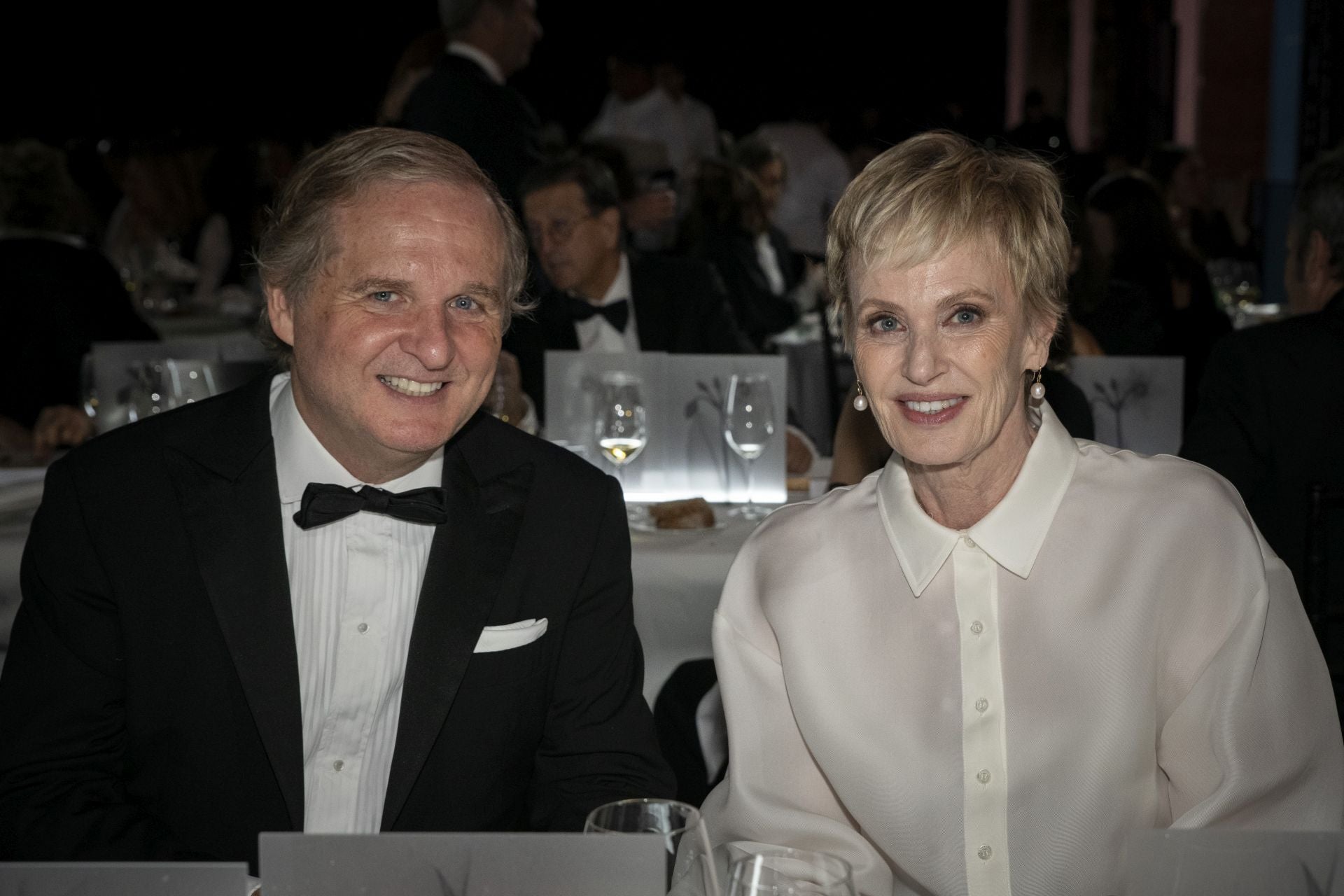 Ignacio Ybarra, presidente de Vocento, con la escritora Siri Hustvedt.