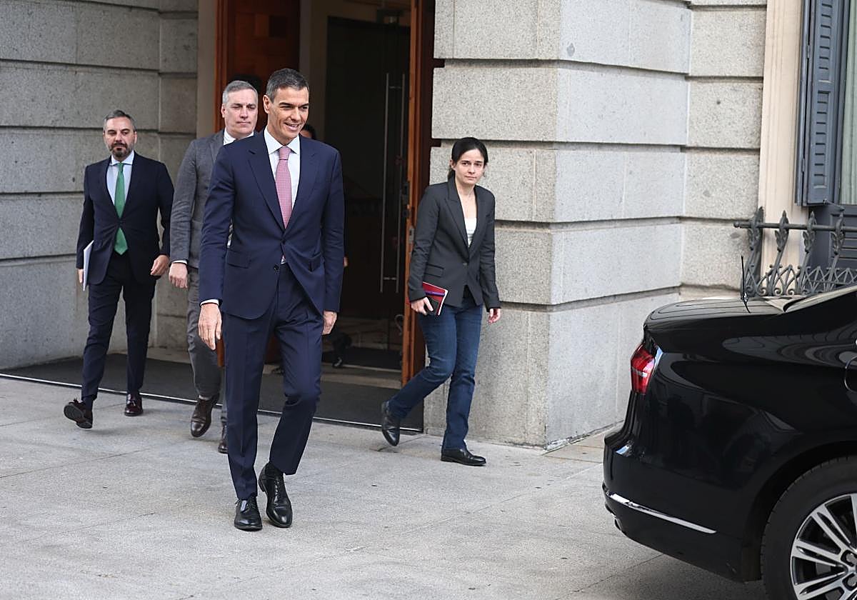Pedro Sánchez abandona este miércoles el Congreso.