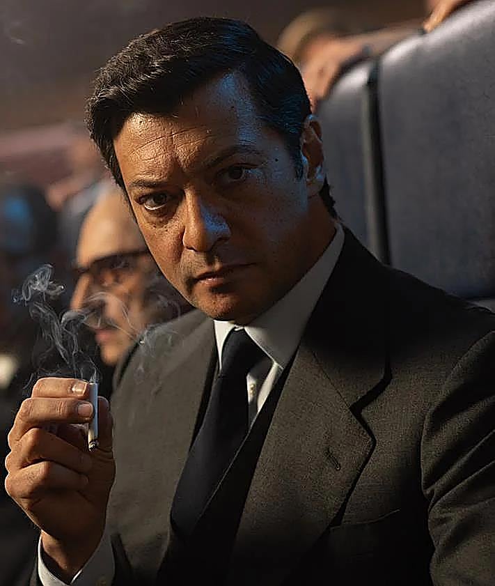 Imagen secundaria 2 - David Lorente en la piel de Antonio Tejero, Manolo Solo es Manuel Gutiérrez Mellado y Álvaro Morte da vida al presidente Adolfo Suárez.