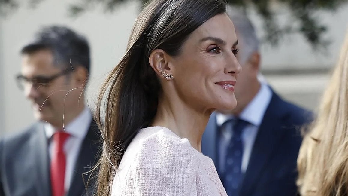 Los momentos más curiosos en la entrega del Toisón de Oro: de la sobriedad de Letizia al saludo efusivo a la reina Sofía