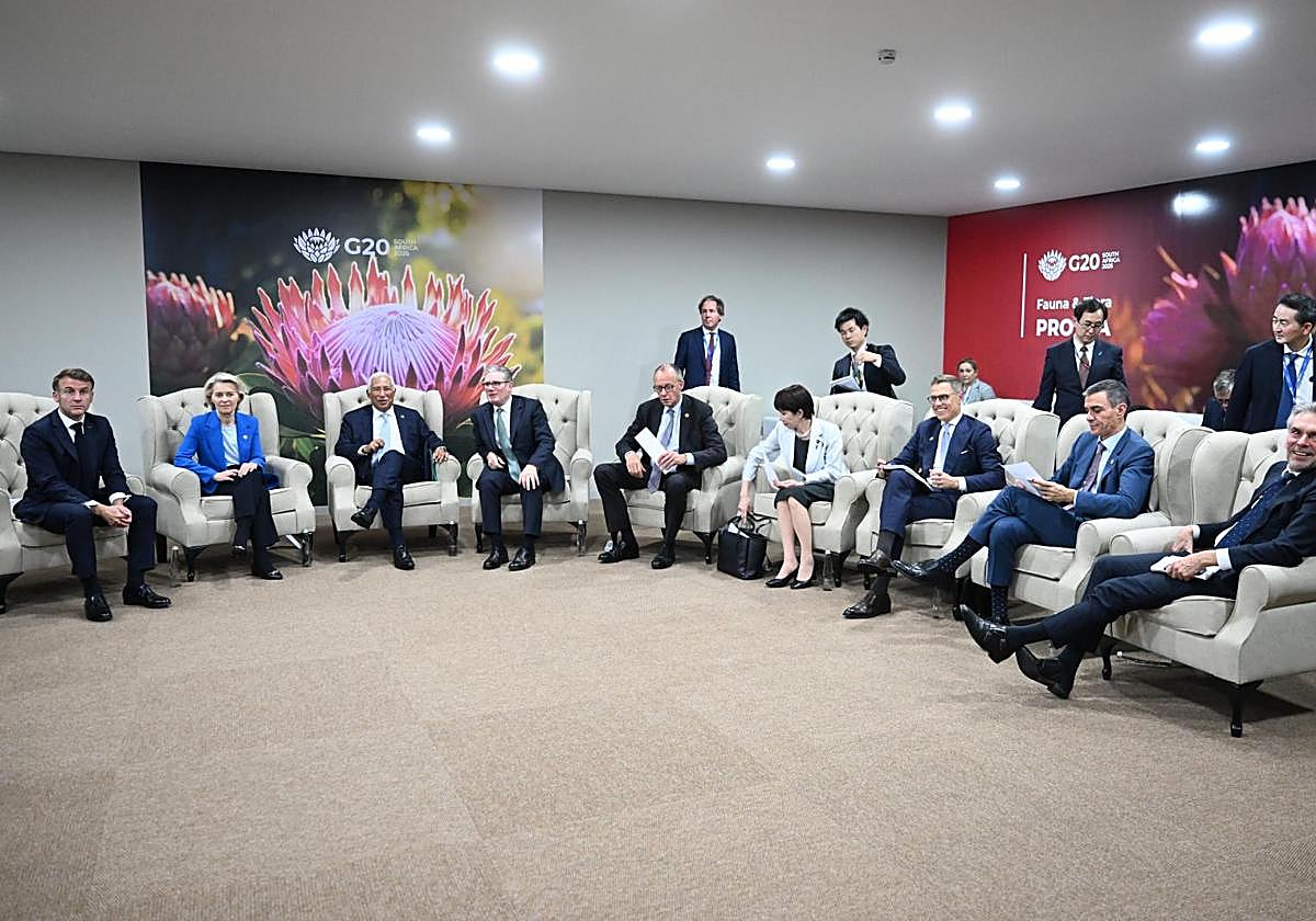 Líderes occidentales y Japón en una de las reuniones del G-20 en Johannesburgo.