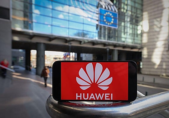 Bruselas mantiene bajo vigilancia los contratos de Huawei con los Estados miembro