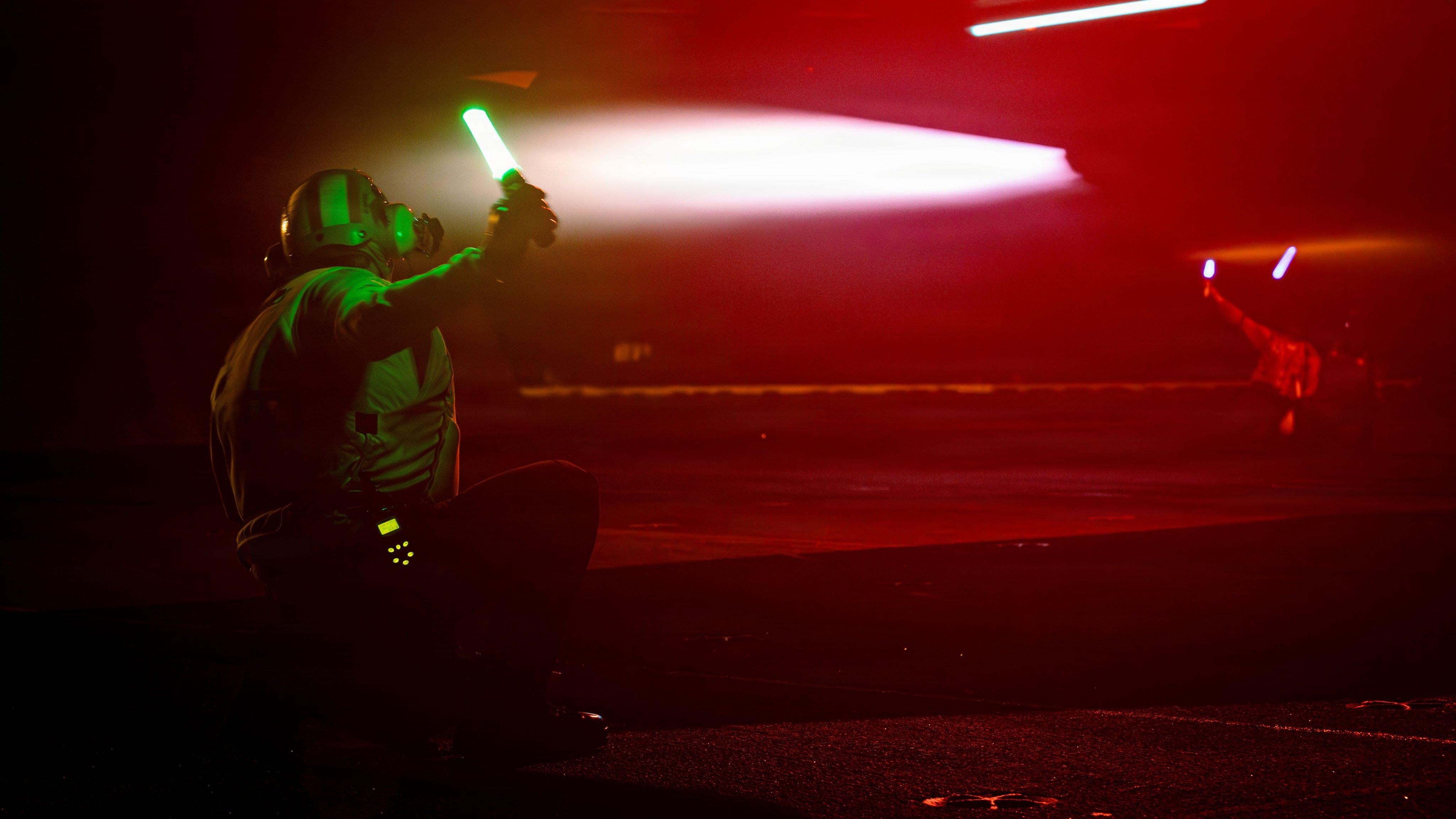Despegue de un F-18 en las primeras maniobras en el Caribe del portaaviones 'USS Gerald Ford'.