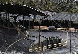 Barrera de acceso a la mina de Vega de Rengos, en Cangas del Narcea.