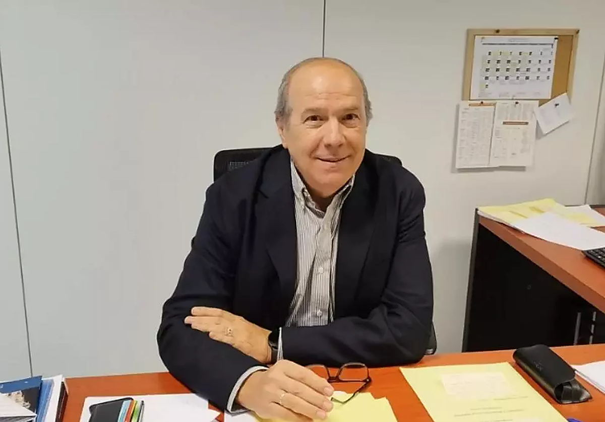 El presidente de la APIF, Miguel Pallerés en su despacho del Ministerio Público en Las Palmas de Gran Canaria.