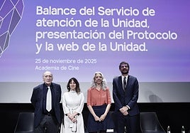 Fernando Méndez-Leite, Inés Enciso, Jazmín Beirak y Ernest Urtasun.