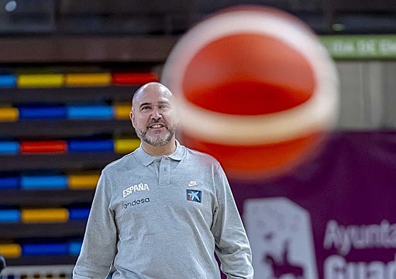 El seleccionador Chus Mateo, durante un entrenamiento.