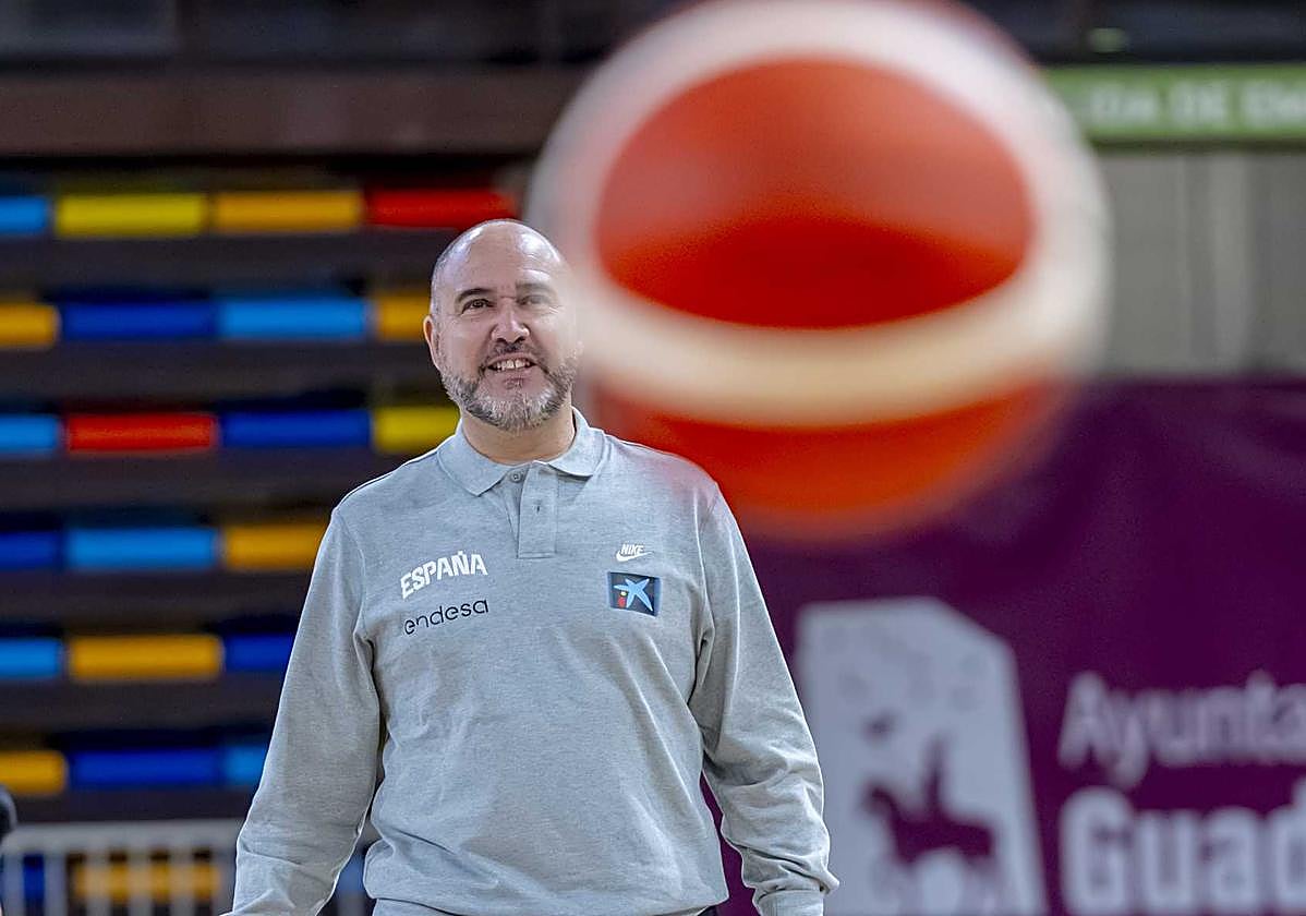 El seleccionador Chus Mateo, durante un entrenamiento.