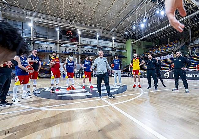 El seleccionador, durante una sesión en la concentración de Guadalajara.