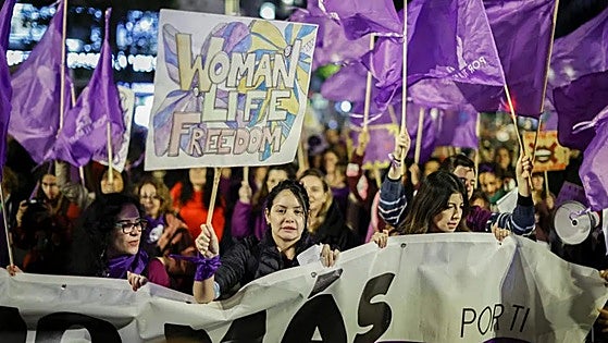 137 mujeres y niñas fueron asesinadas al día en el mundo en 2024 víctimas de la violencia machista