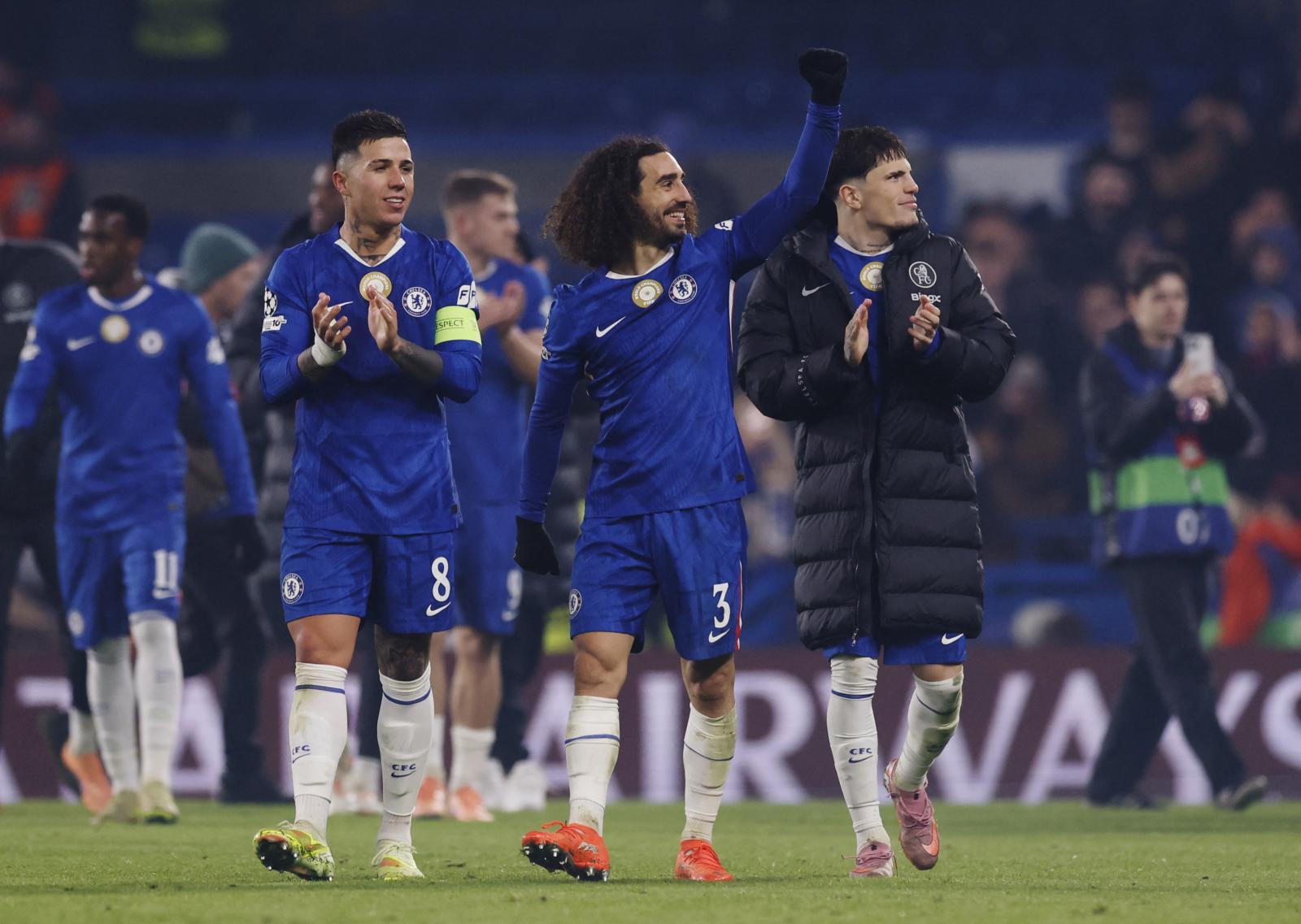 Los jugadores del Chelsea celebran la victoria ante el Barcelona.