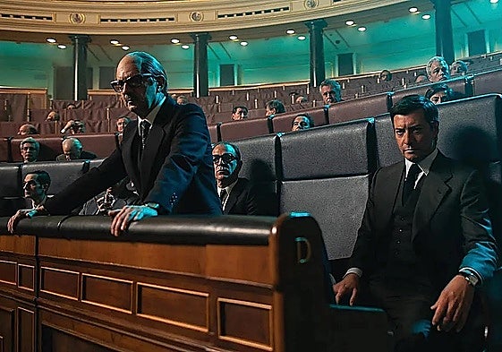 Manolo Solo da vida a Manuel Gutiérrez Mellado y Álvaro Morte es el presidente Adolfo Suárez en la serie