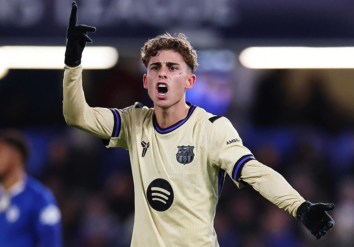 Fermín protests during a play in the Chelsea-Barcelona match held on Tuesday.
