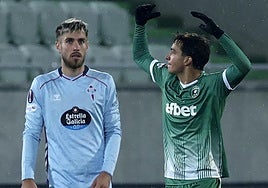 Óscar Mingueza, durante la celebración de un tanto del Ludogorets.