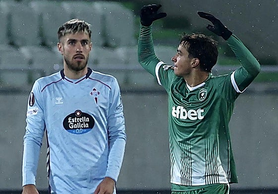 Óscar Mingueza, durante la celebración de un tanto del Ludogorets.