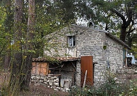 La casa donde residía el matrimonio con sus tres hijos, en plena naturaleza.