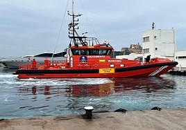 Salvamento Marítimo en busca del hombre.