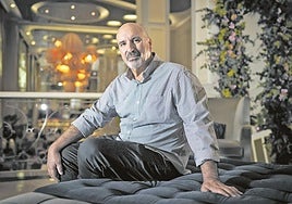 Fernando Ballano posa durante la entrevista.