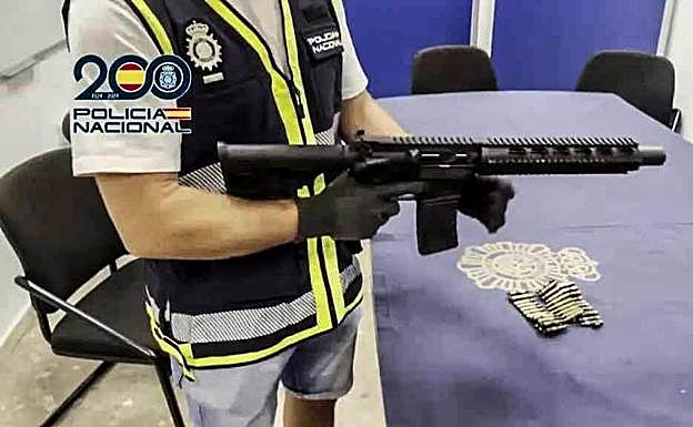 Los menores utilizan a menudo armas de guerra.